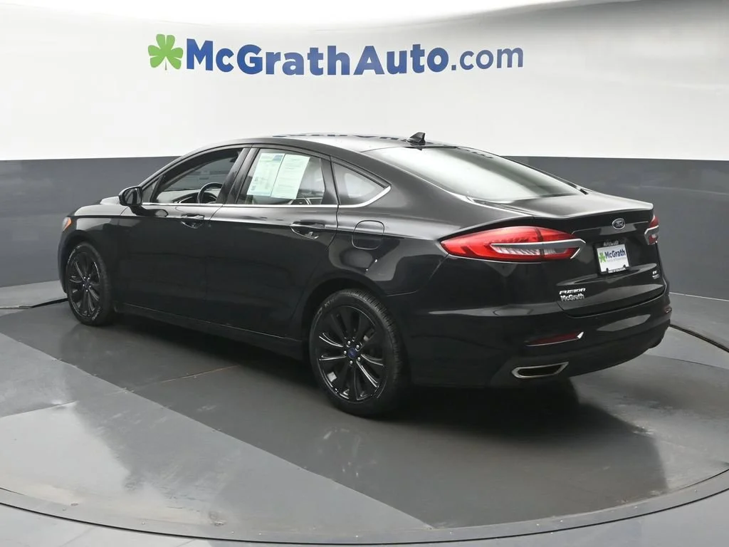 Used 2020 Black Ford SE image 25