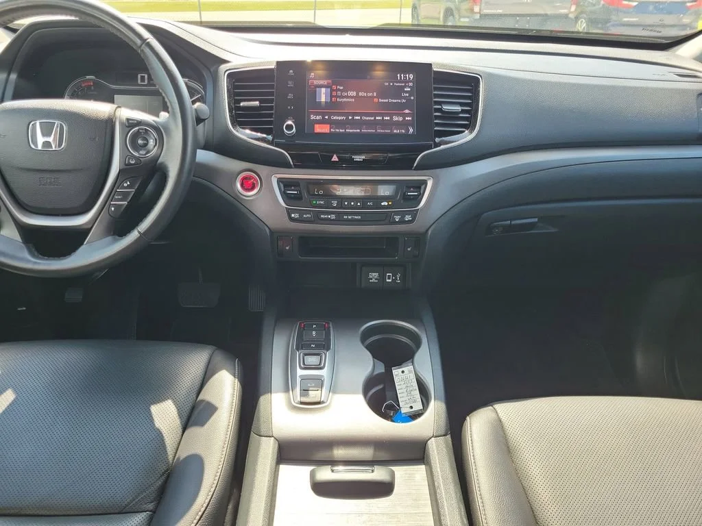 Used 2023 White Honda RTL image 13