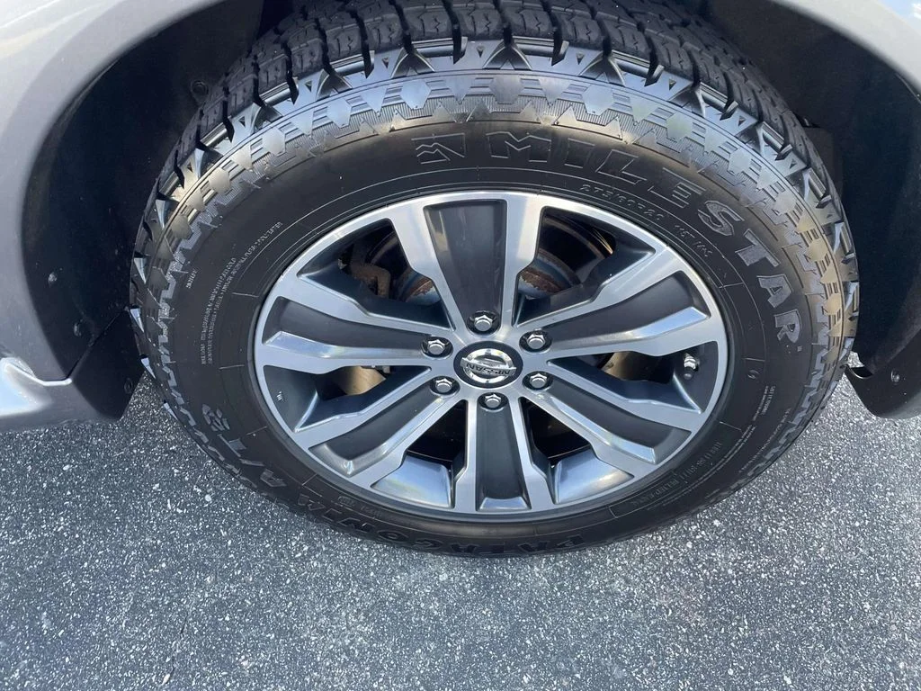Used 2020 Silver Nissan SL 4WD image 14