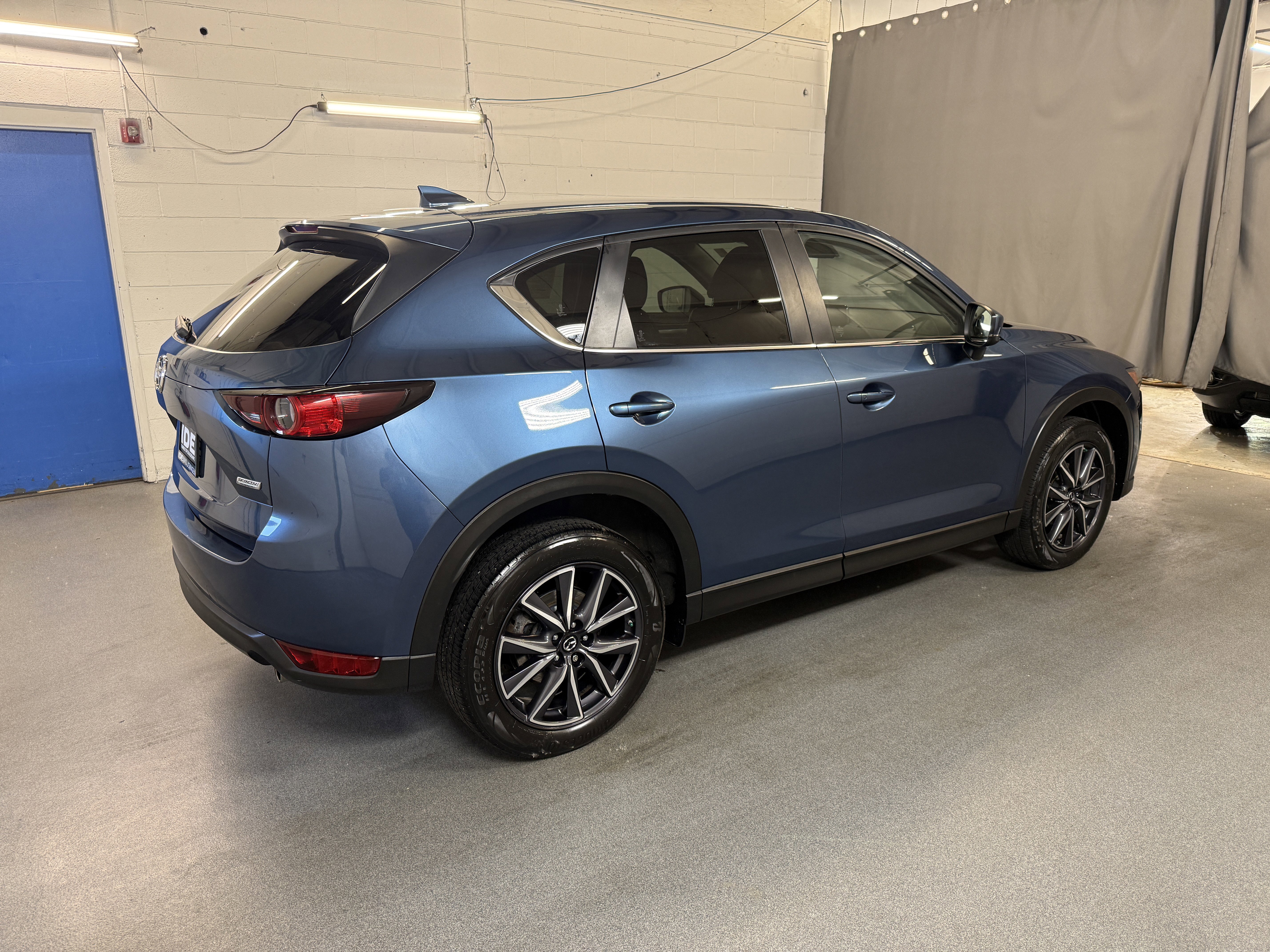 Used 2018 Eternal Blue Mica Mazda Touring image 9