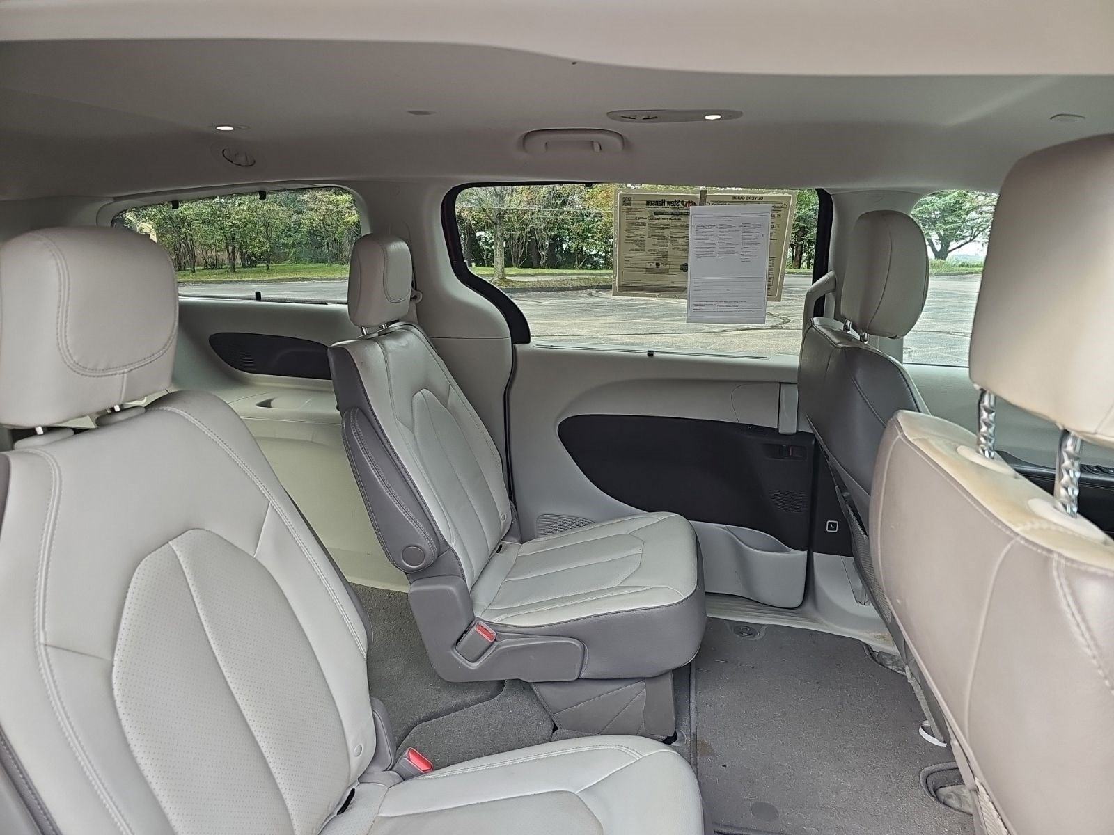 Used 2019 Velvet Red Pearlcoat Chrysler Touring L image 13
