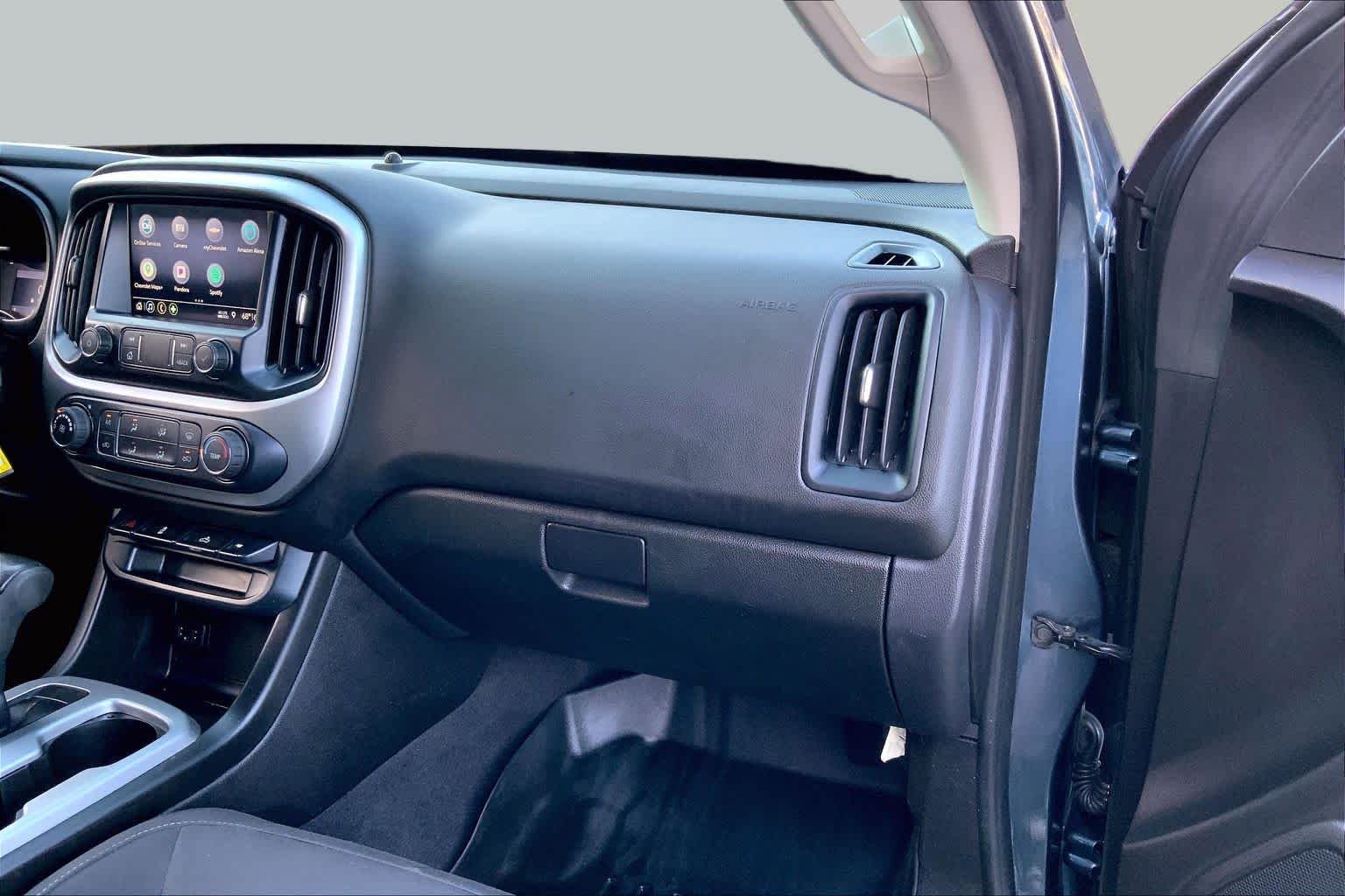 Used 2019 Shadow Gray Metallic Chevrolet 4WD LT image 19