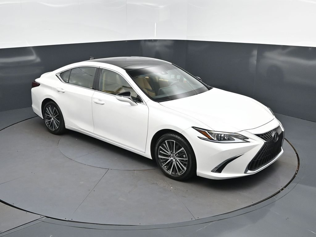 Used 2024 White Lexus 350 image 36