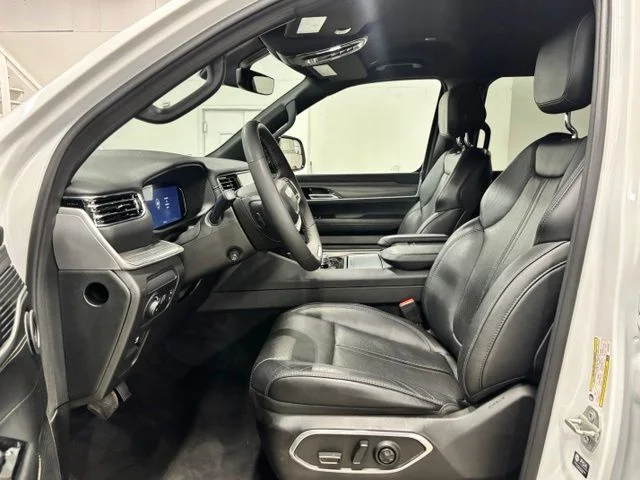 Used 2024 White Jeep Series II image 16