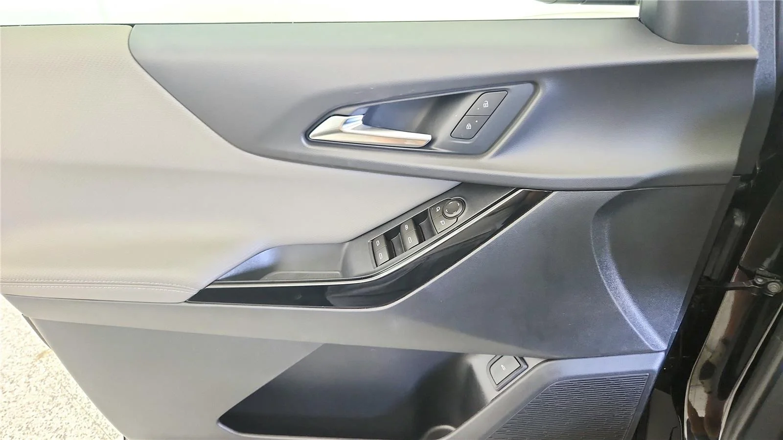 2026 Chevrolet Equinox LT - Photo 31