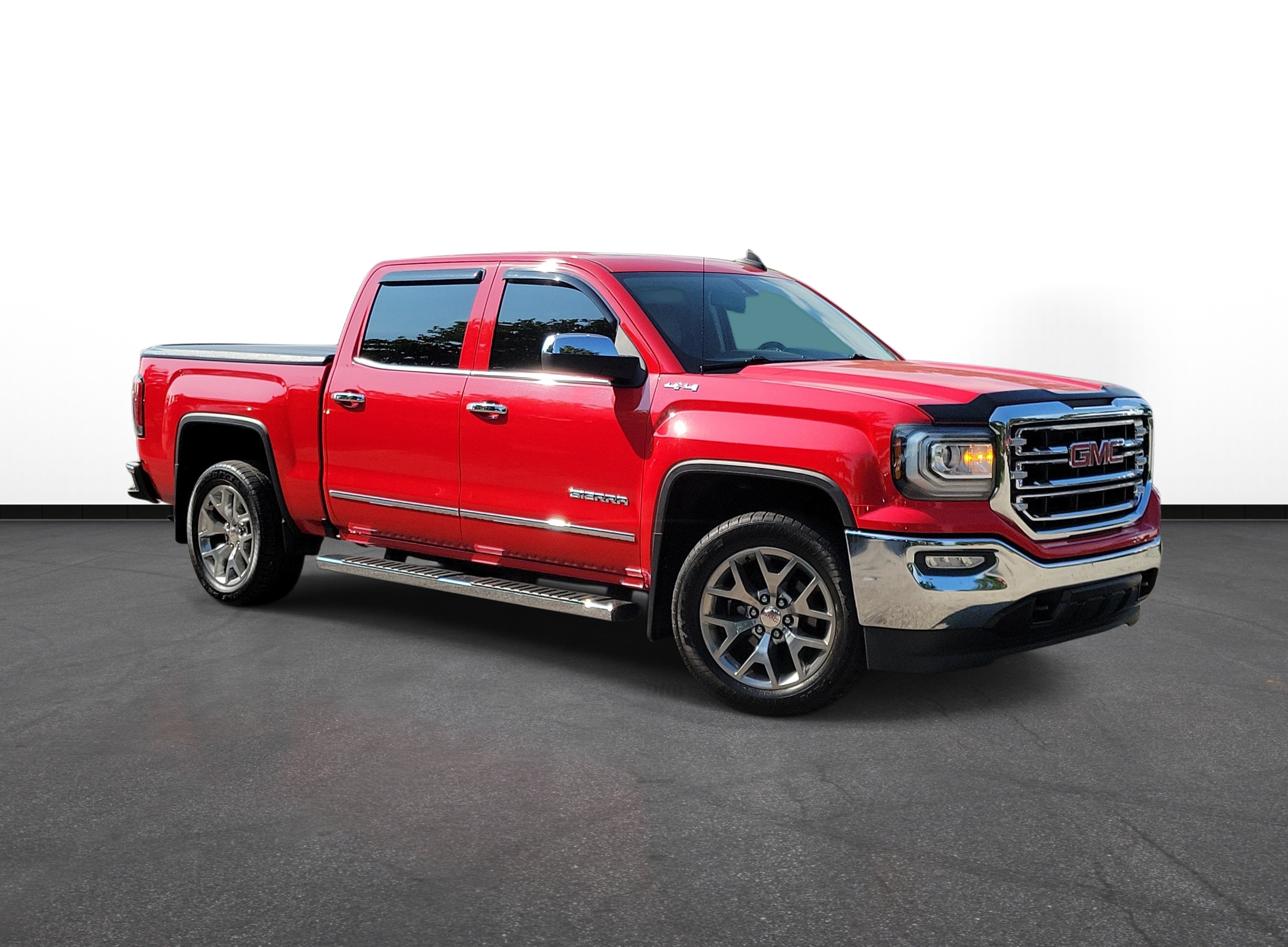Used 2018 Cardinal Red GMC SLT image 1