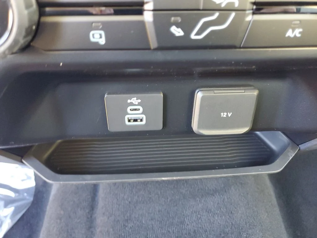 New 2026 Oxford White Ford F-250® XL image 19