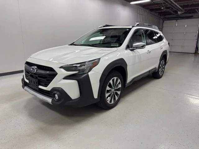 2024 Subaru Outback Touring's photo