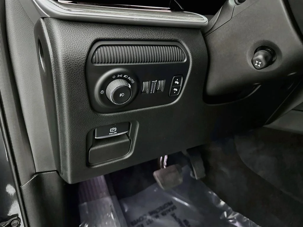 Used 2022 Gray Jeep Series III image 10