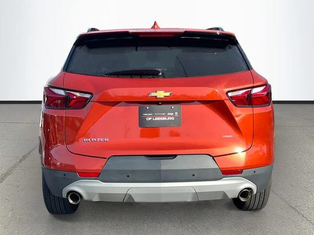 Used 2022 Orange Metallic Chevrolet LT image 6