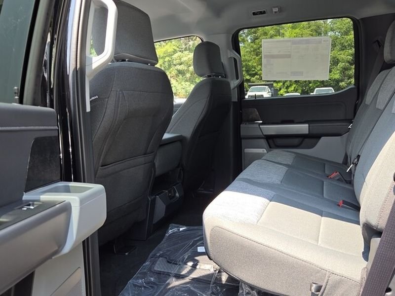 New 2026 Agate Black Metallic Ford F-250® XLT image 9