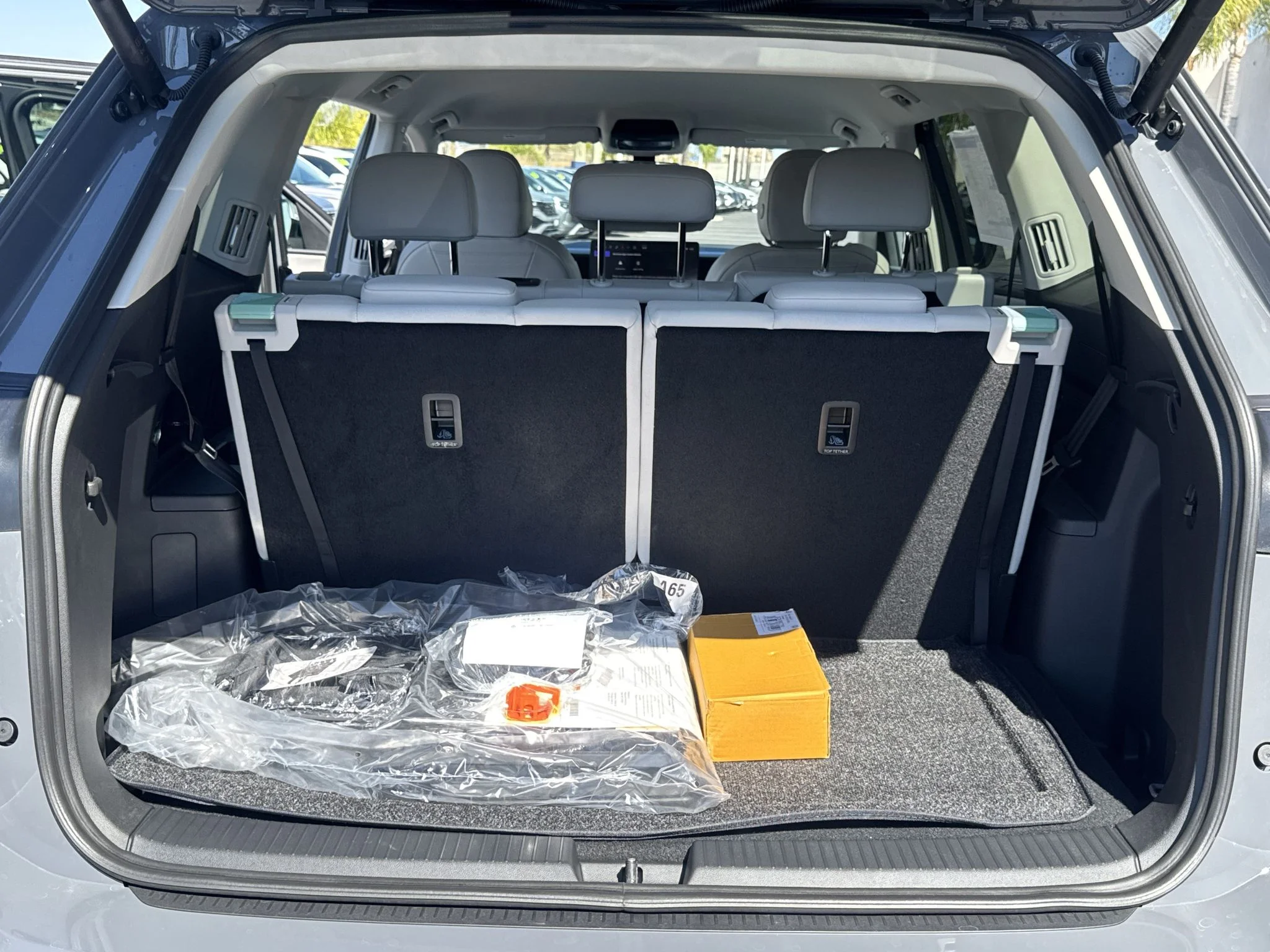 New 2027 Pure Gray Volkswagen SE w/Technology image 33