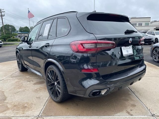 Used 2021 Black BMW xDrive40i image 29