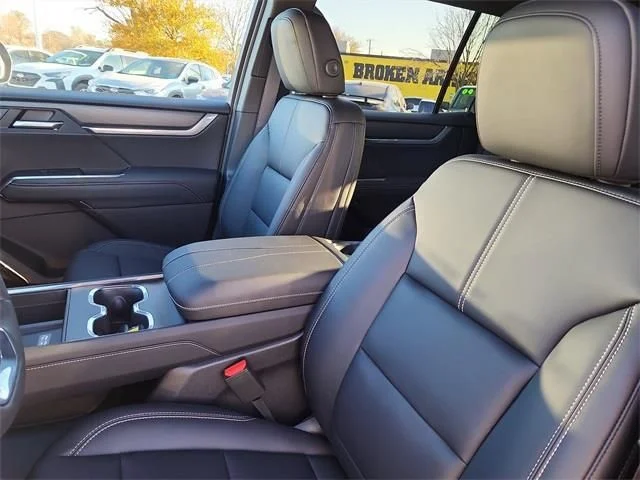 2026 GMC Acadia Elevation - Photo 13