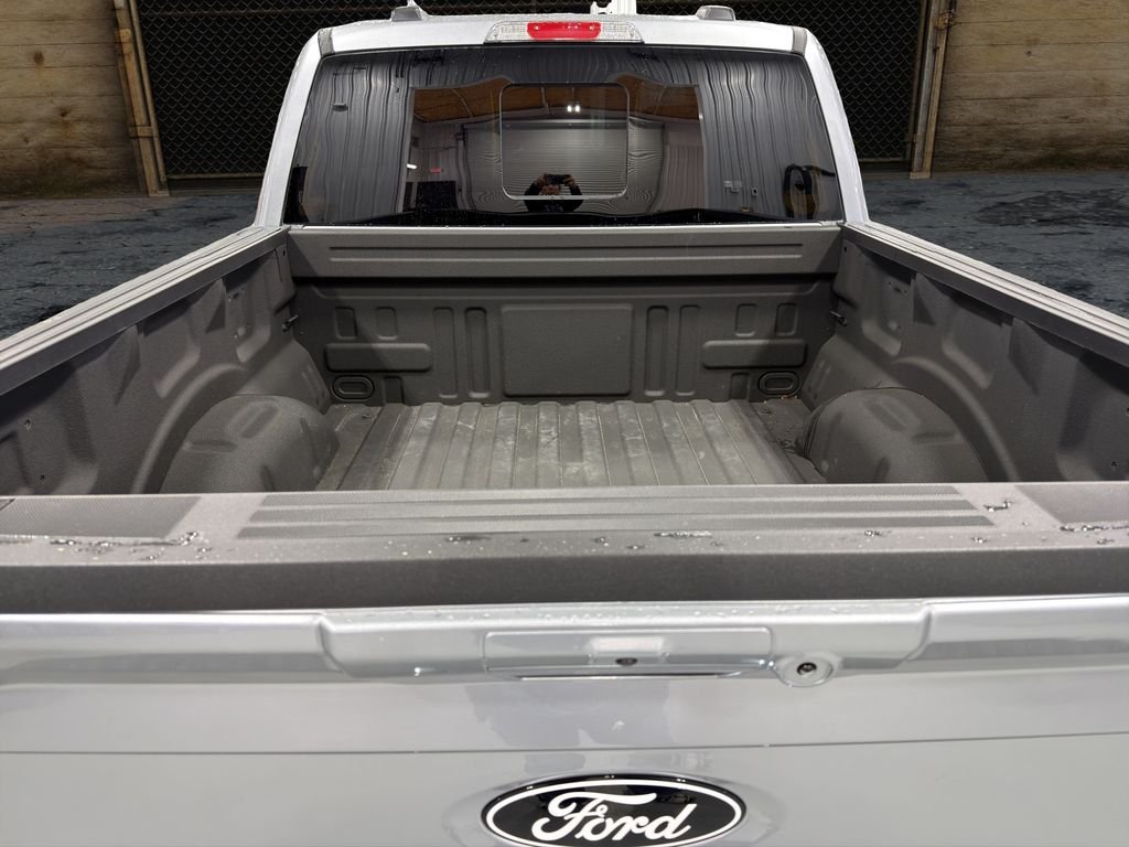 Used 2024 Iconic Silver Metallic Ford XLT image 9