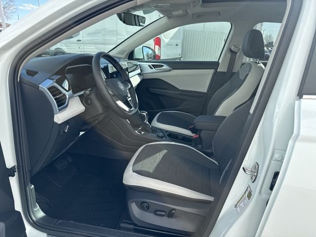 New 2026 Pure White Volkswagen 1.5T SE image 12
