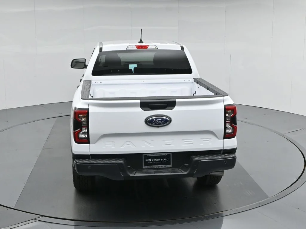 New 2026 Oxford White Ford XLT image 39