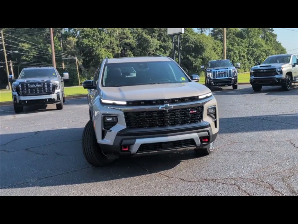 Used 2026 Sandstone Gray Chevrolet Z71 image 3