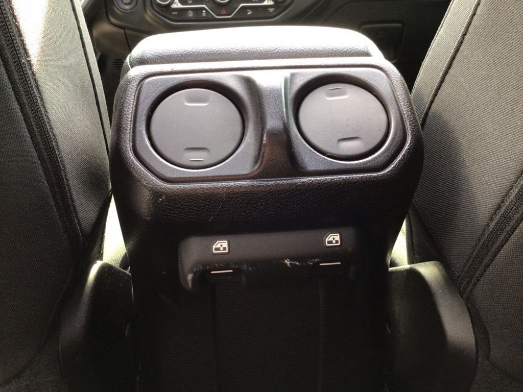 Used 2018 Green Jeep Unlimited Sport S image 35