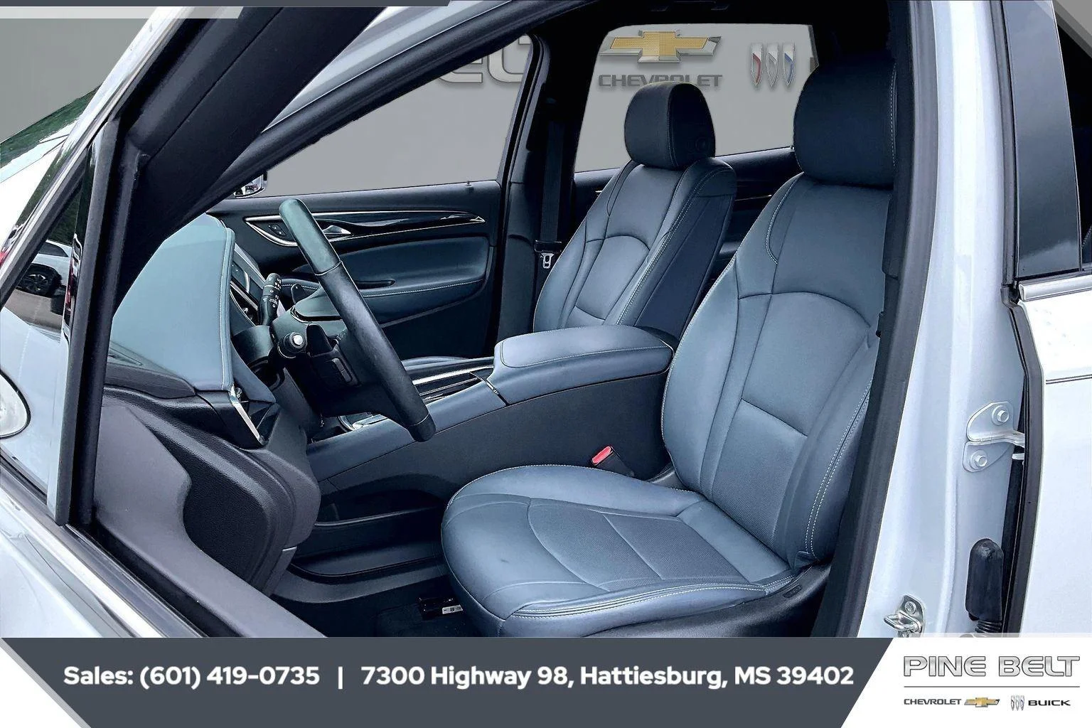 Used 2023 Summit White Buick Essence image 18