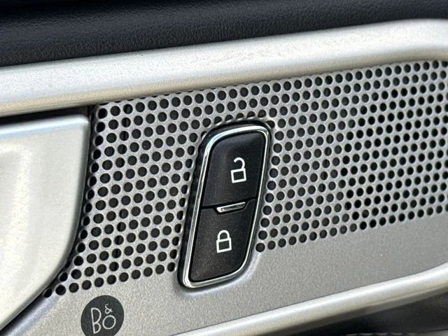 Used 2023 White Ford Limited image 23