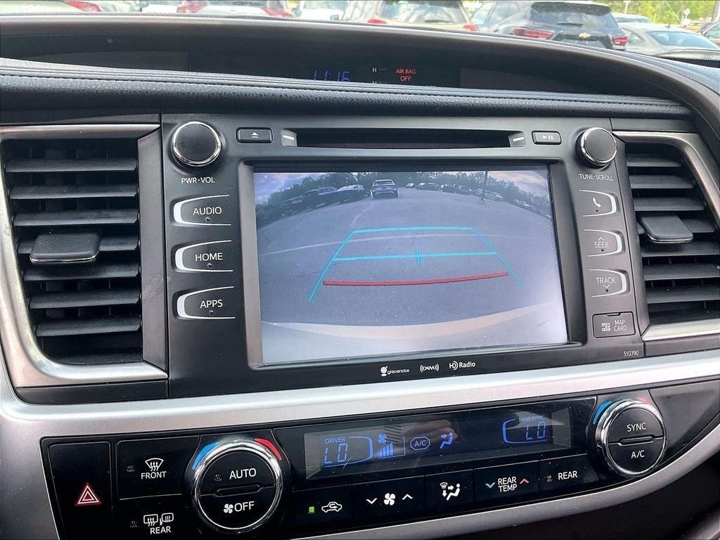 Used 2019 Blizzard Pearl Toyota XLE image 19