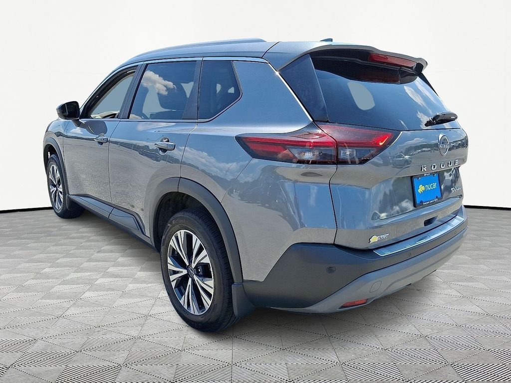 Used 2023 Gray Nissan SV image 5