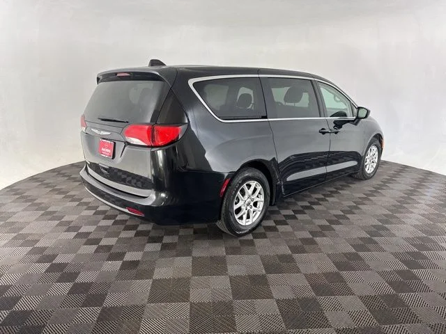 Used 2023 Black Chrysler LX image 5
