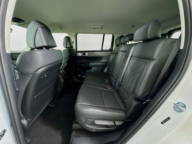 New 2026 White Hyundai SEL FWD image 39