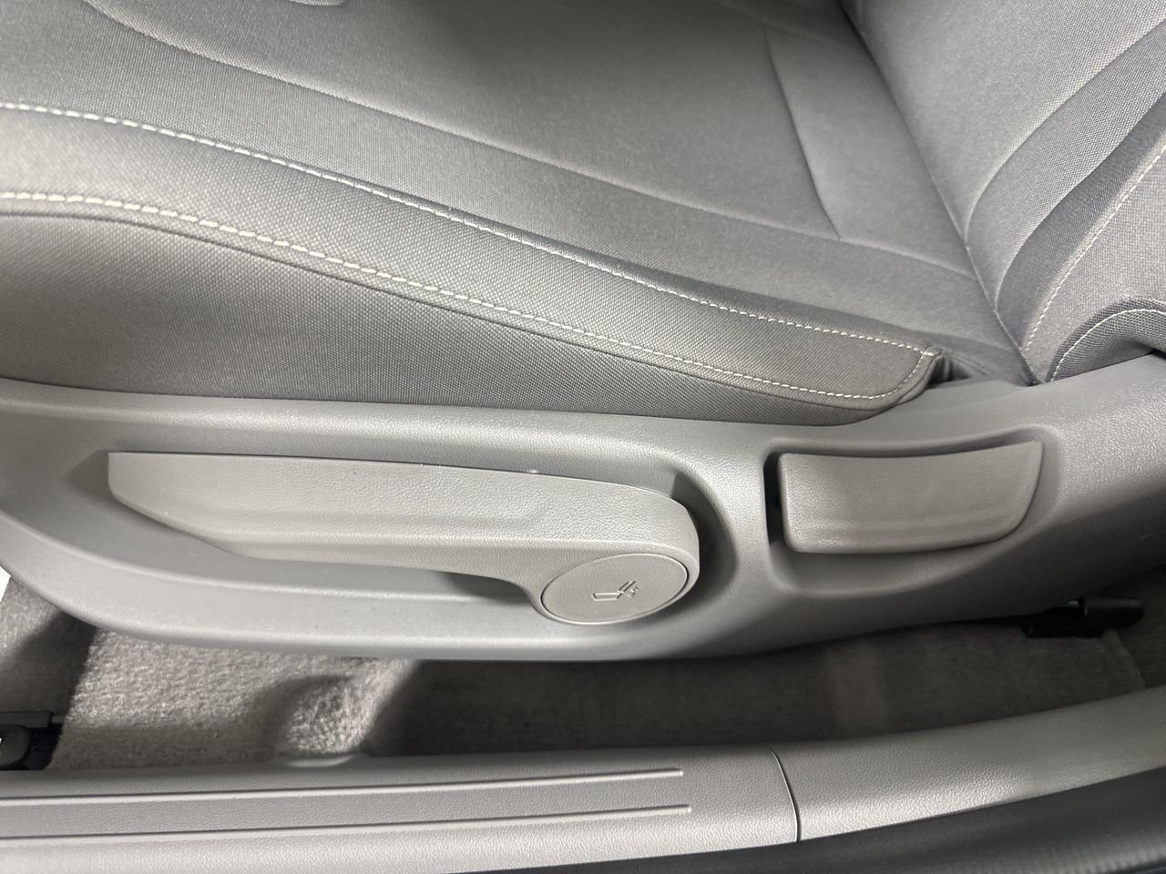 New 2026 Serenity White Hyundai SEL Sport image 10