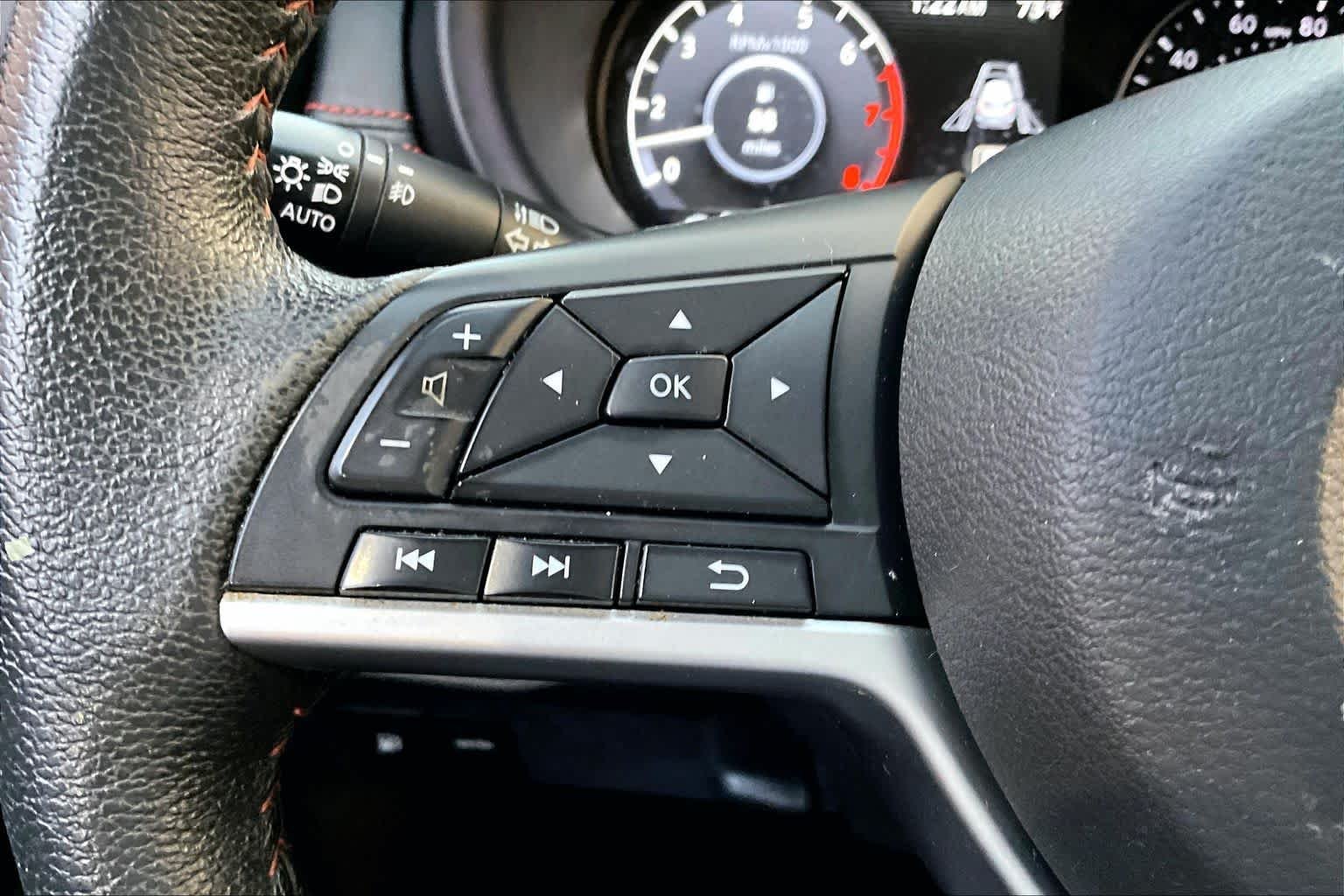 Used 2022 Boulder Gray Pearl Nissan SR image 22