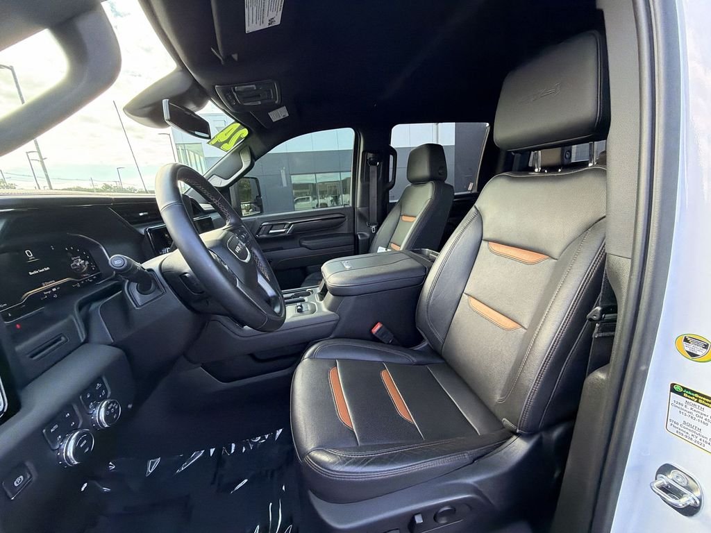 Used 2024 White GMC AT4 image 11