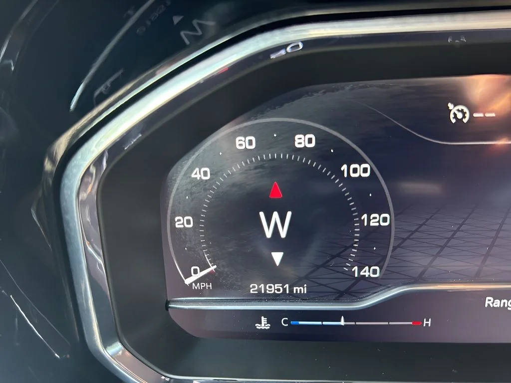 Used 2025 White GMC Elevation image 25