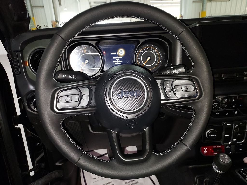 Used 2025 Black Jeep Mojave image 20