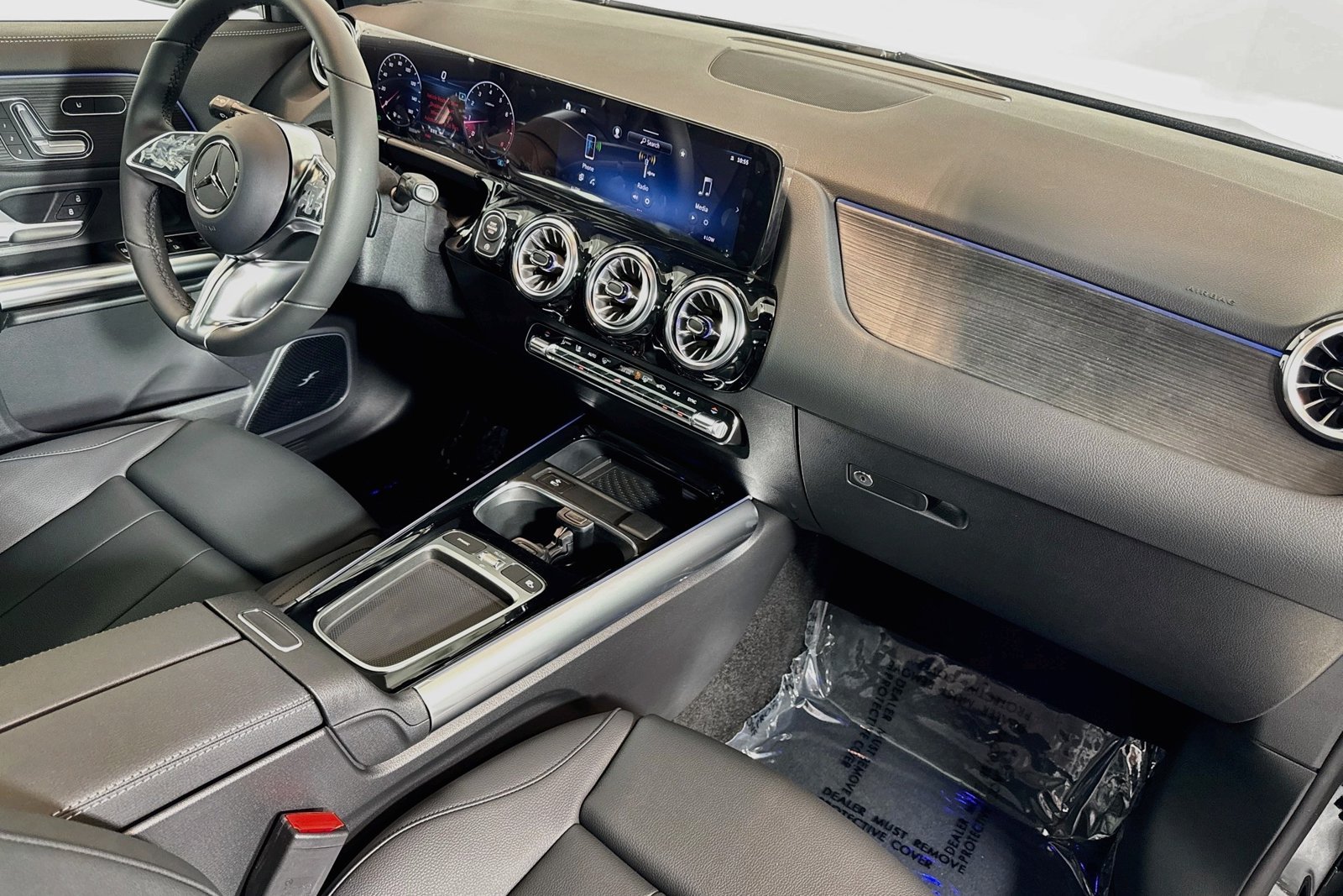 New 2026 Night Black Mercedes-Benz GLA 250 image 27