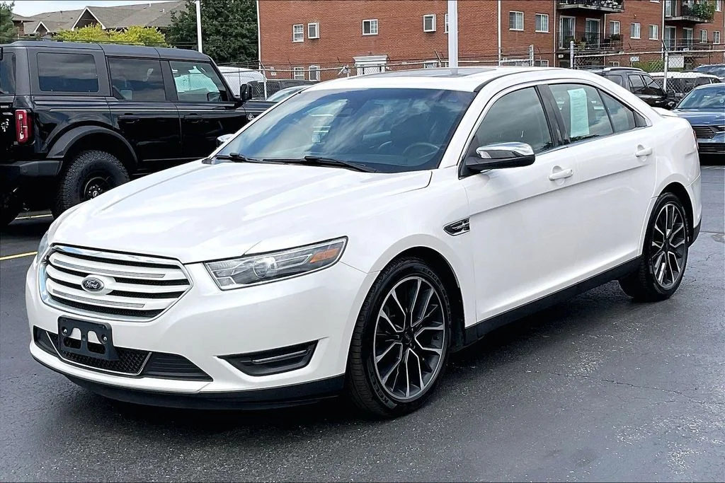 Used 2019 White Ford Limited image 11