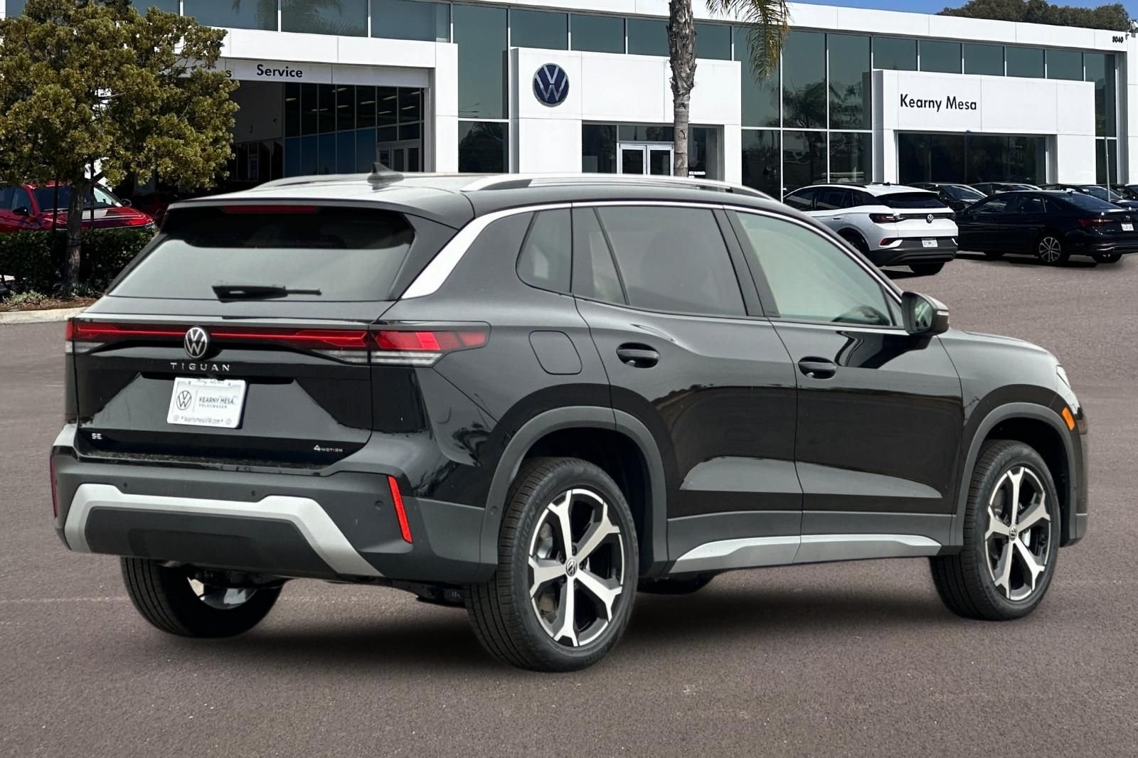 New 2026 Deep Black Pearl Volkswagen 2.0T SE image 4