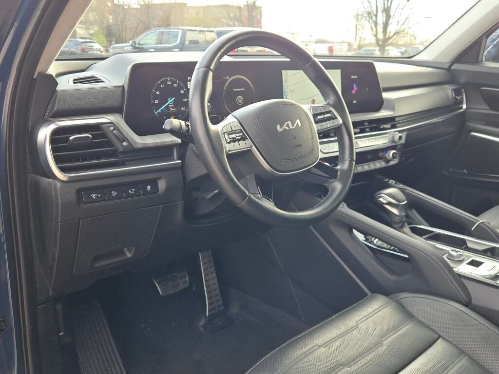 Used 2023 Black Kia SX X-Line image 24