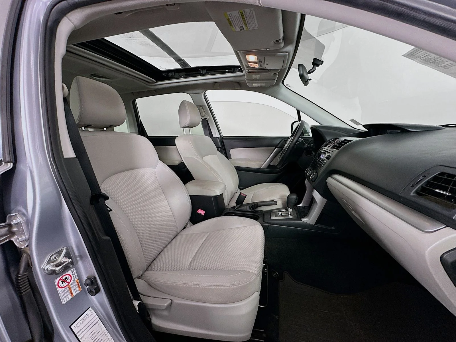 Used 2015 Ice Silver Metallic Subaru 2.5i Premium image 27