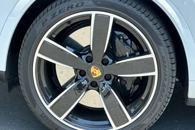Used 2022  Porsche Turbo image 23