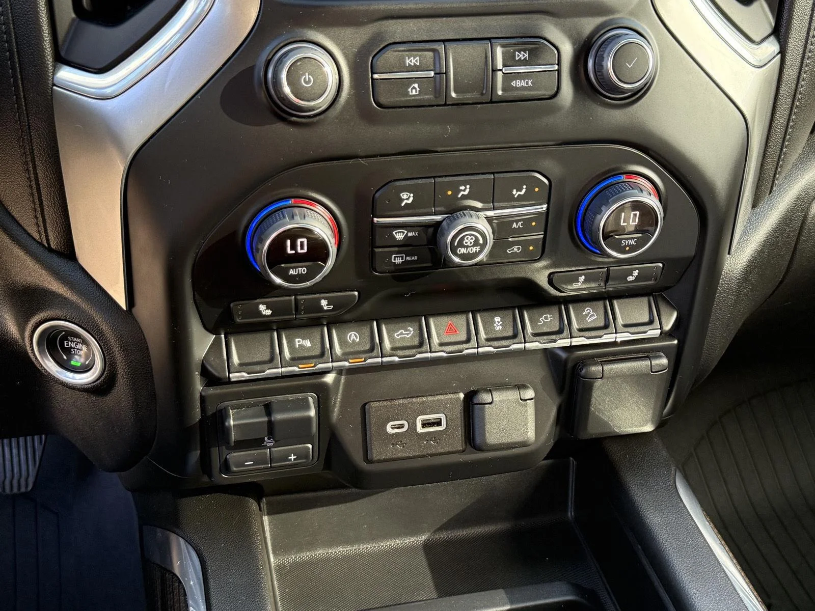 Used 2022 Northsky Blue Metallic Chevrolet RST image 27