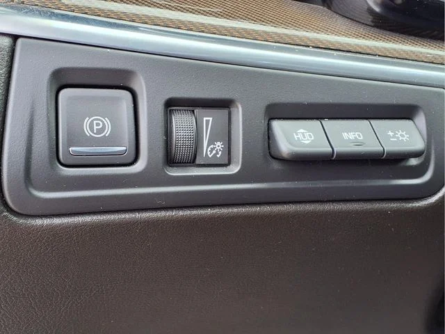 Used 2020 Black Cadillac Sport image 26