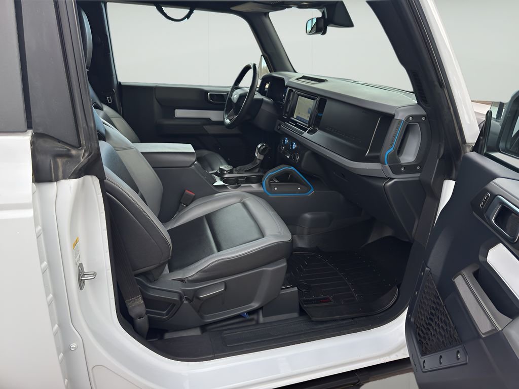 Used 2023 Oxford White Ford Black Diamond image 10