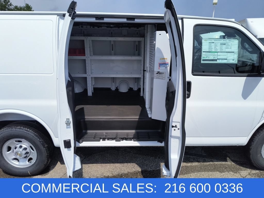 2025 Chevrolet Express Cargo Work Van - Photo 14