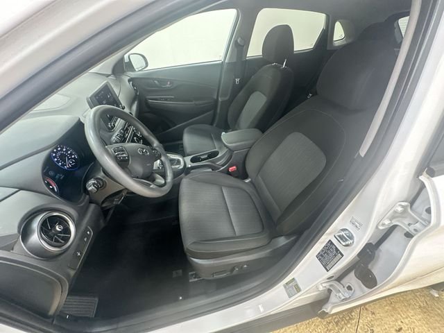 Used 2023 White Hyundai SEL image 14