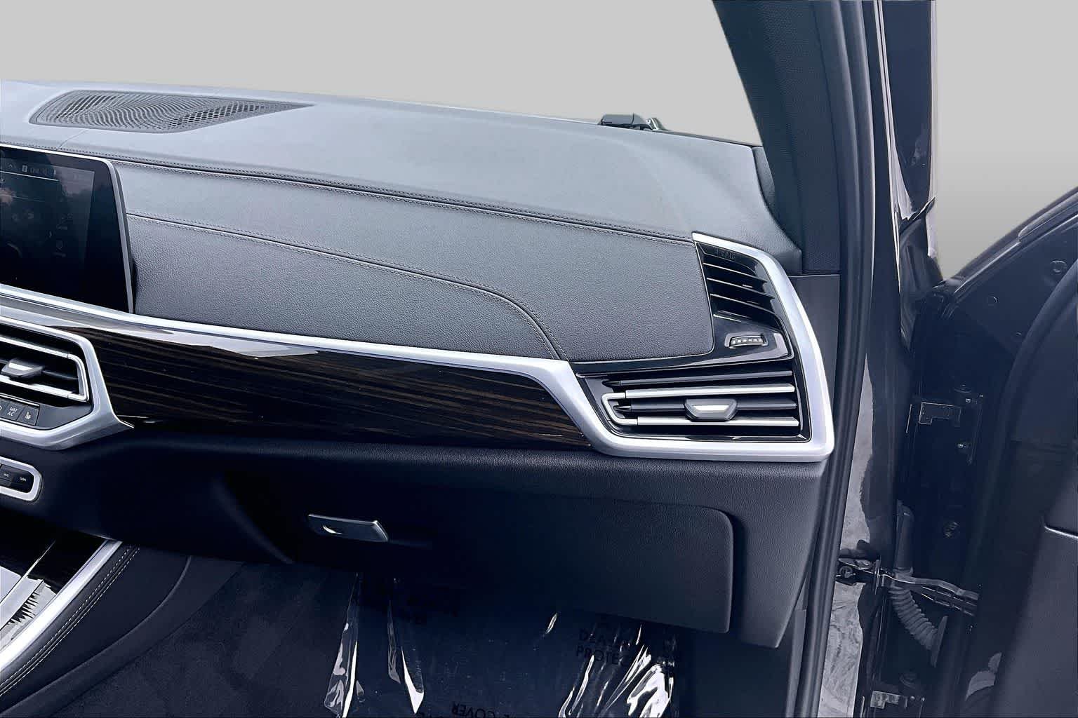 Used 2023 Dark Graphite Metallic BMW xDrive45e image 19