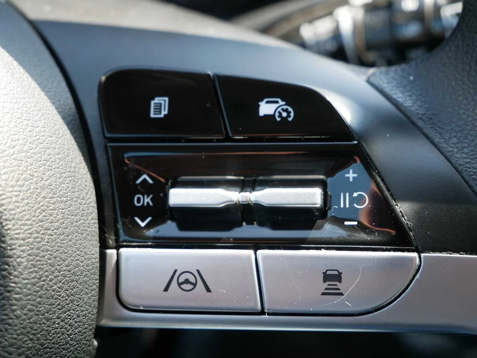 Certified Used 2024 White Pearl Hyundai SEL image 16