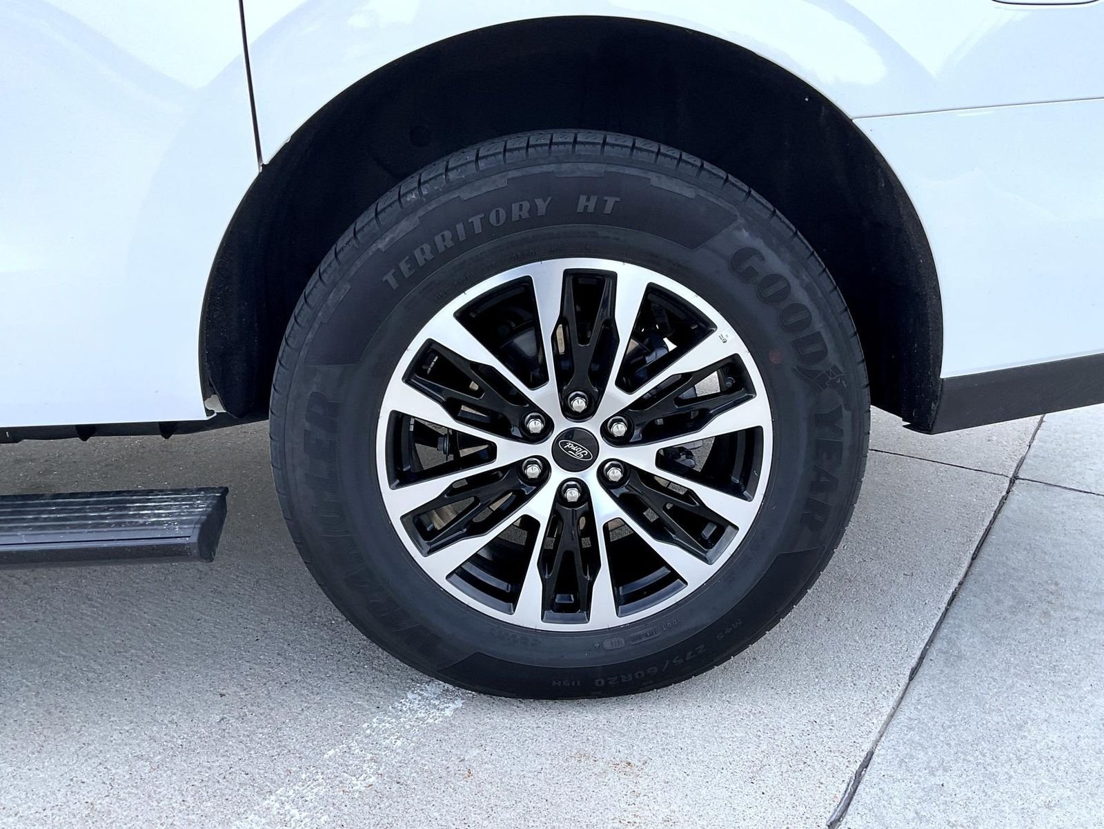 Used 2025 White Ford Platinum image 24