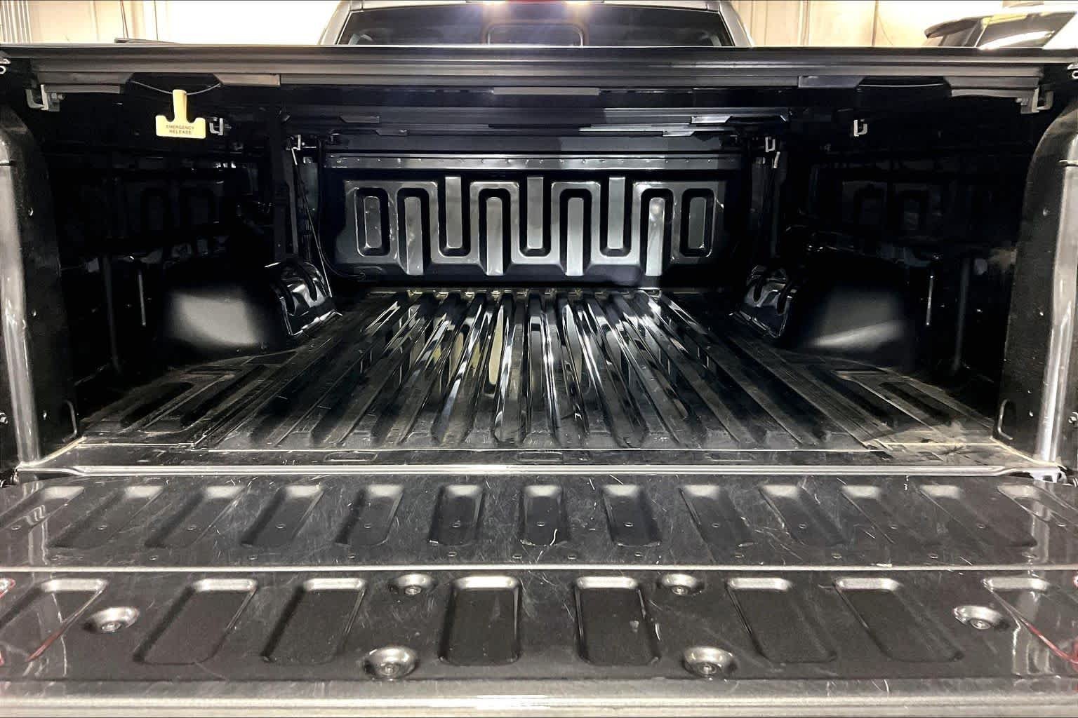 Used 2019 Magnetic Metallic Ford LARIAT image 30
