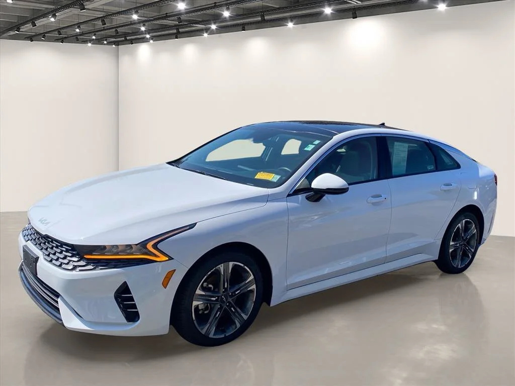 Certified Used 2024 Glacial White Pearl Kia EX image 4